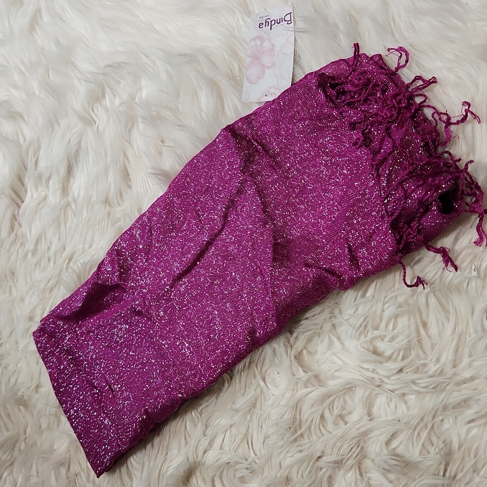 NWT Sparkly scarf